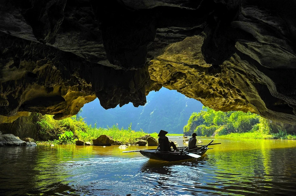 Tam Cốc Bích Động
