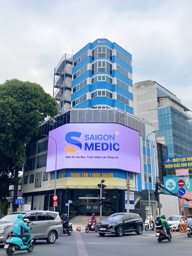 Lins Travel Vietnam và Saigon Medic